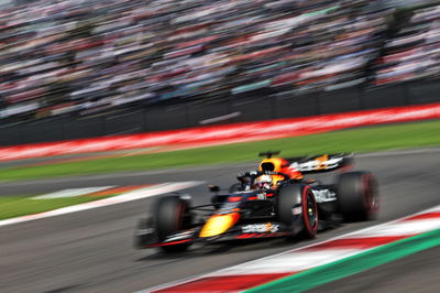 Max Verstappen (NLD) Red Bull Racing RB18.